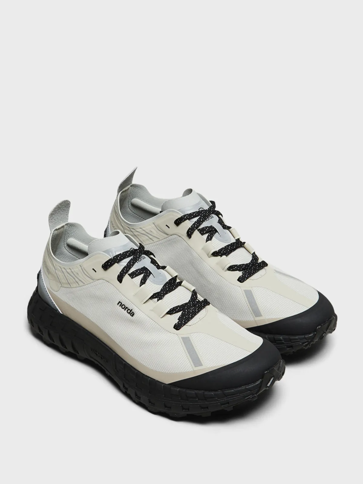 001 Sneakers in Cinder