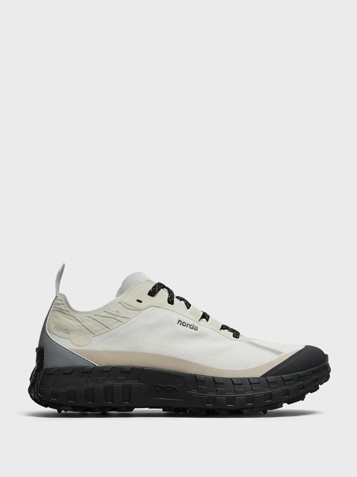 001 Sneakers in Cinder