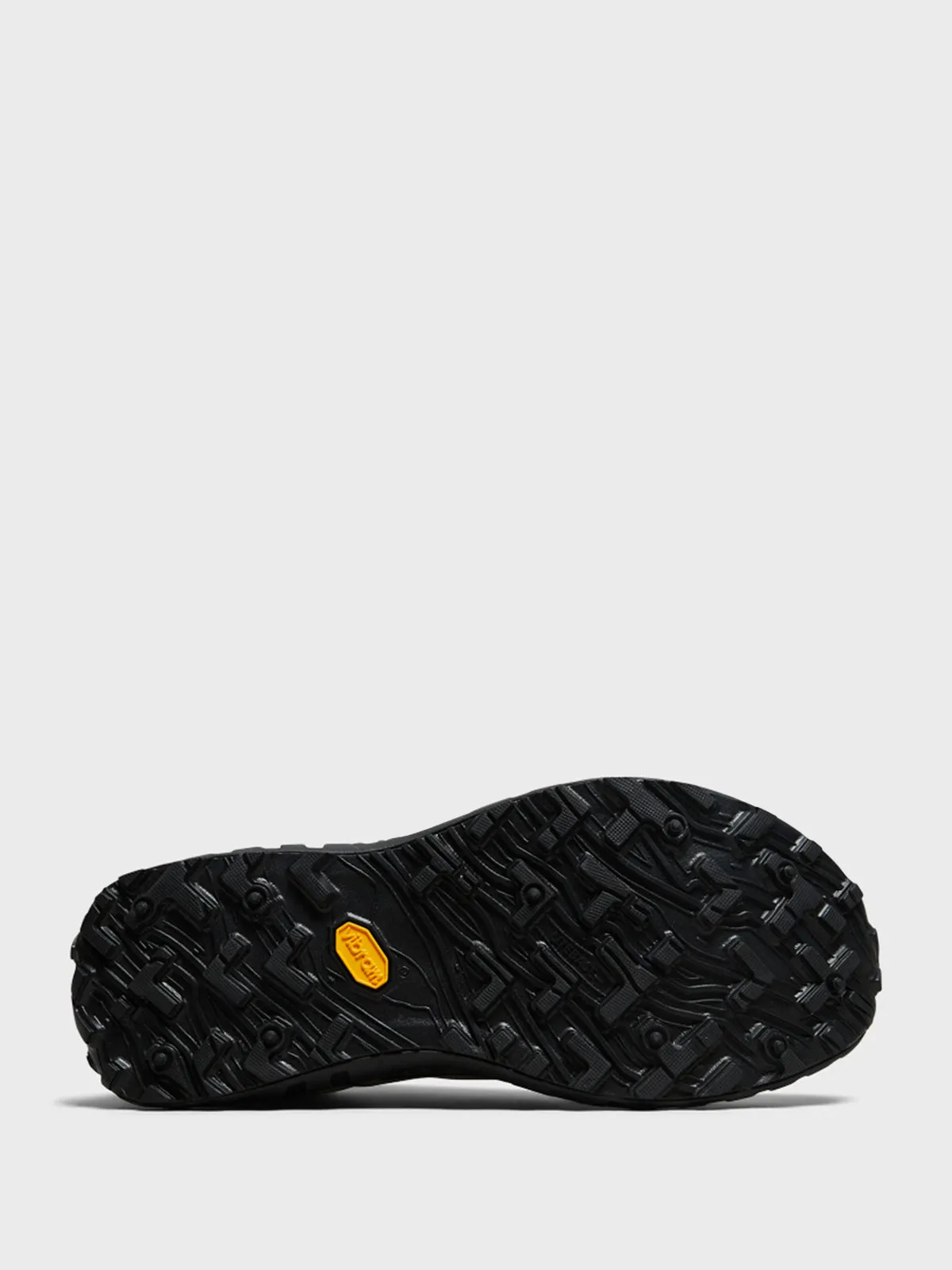 001 Sneakers in Cinder