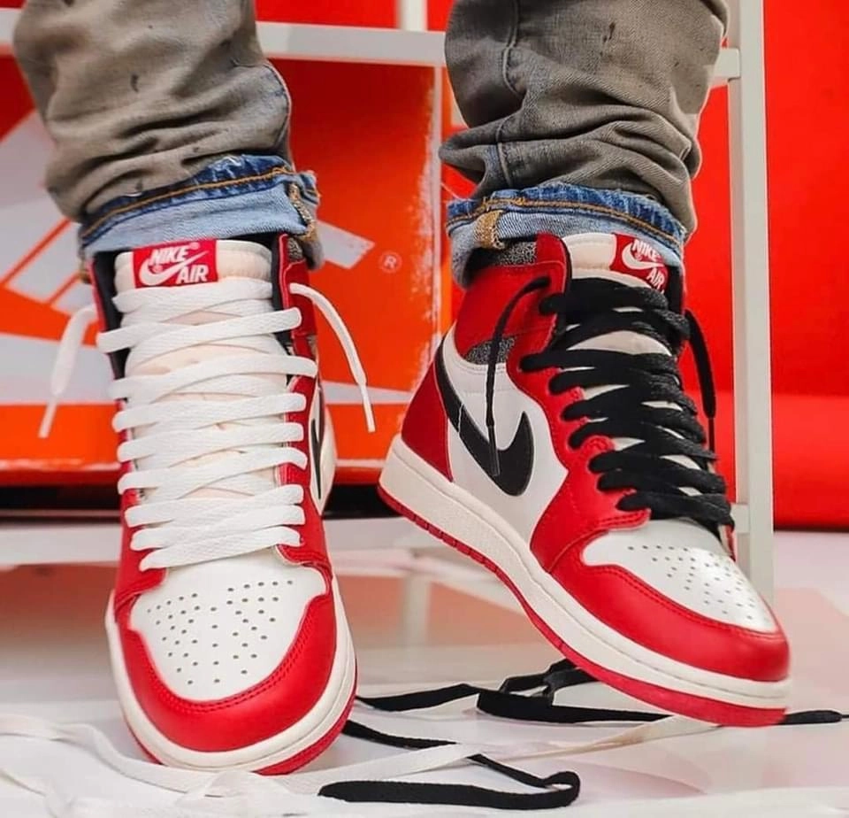 Crowd Ready Jordan 1 Retro High OG Chicago Lost and Found