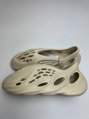 Comfortable For Walking Yeezy Foam RNNR "Sand"