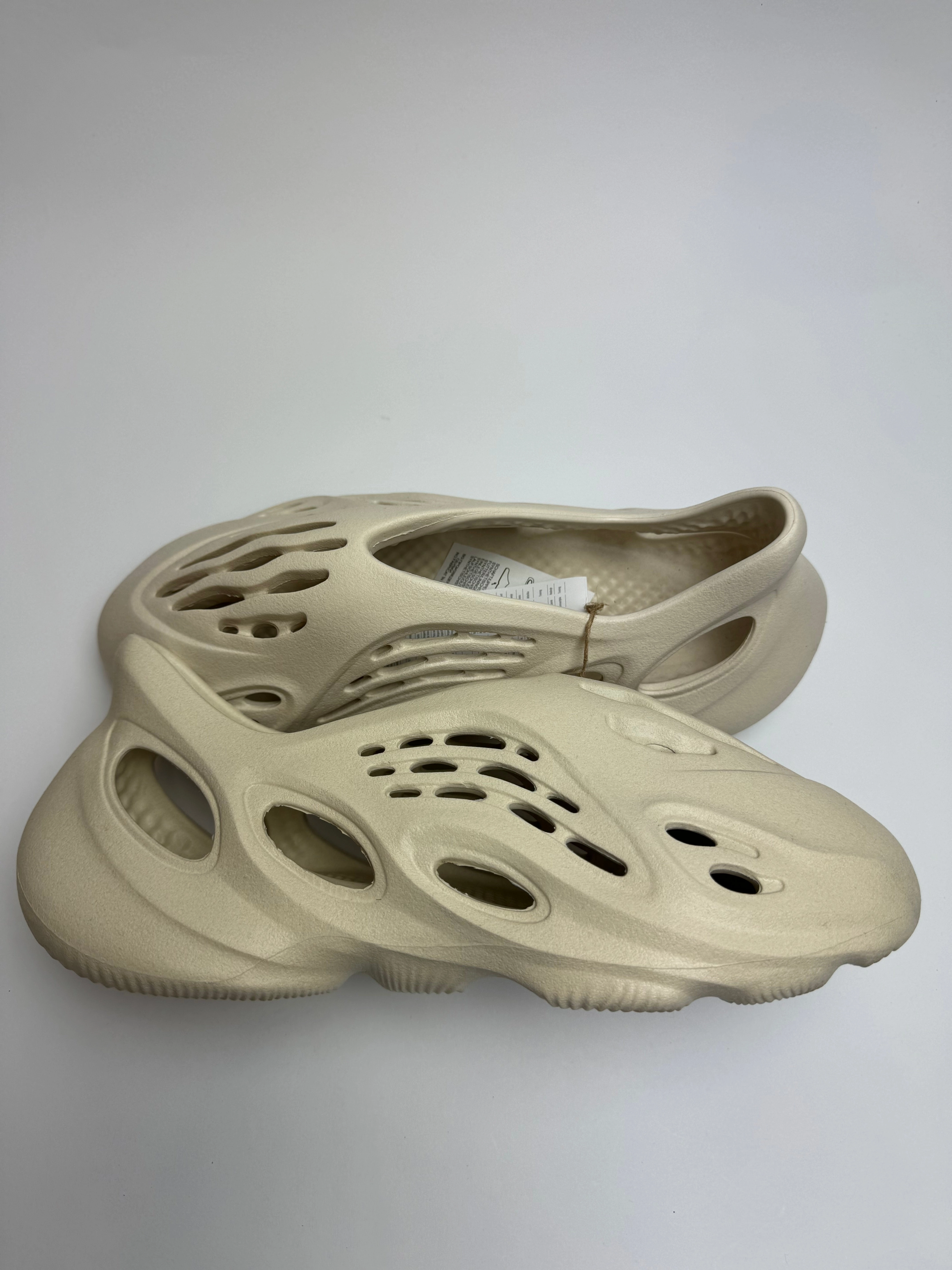 Foot Support Shoes Yeezy Foam RNNR "Sand"