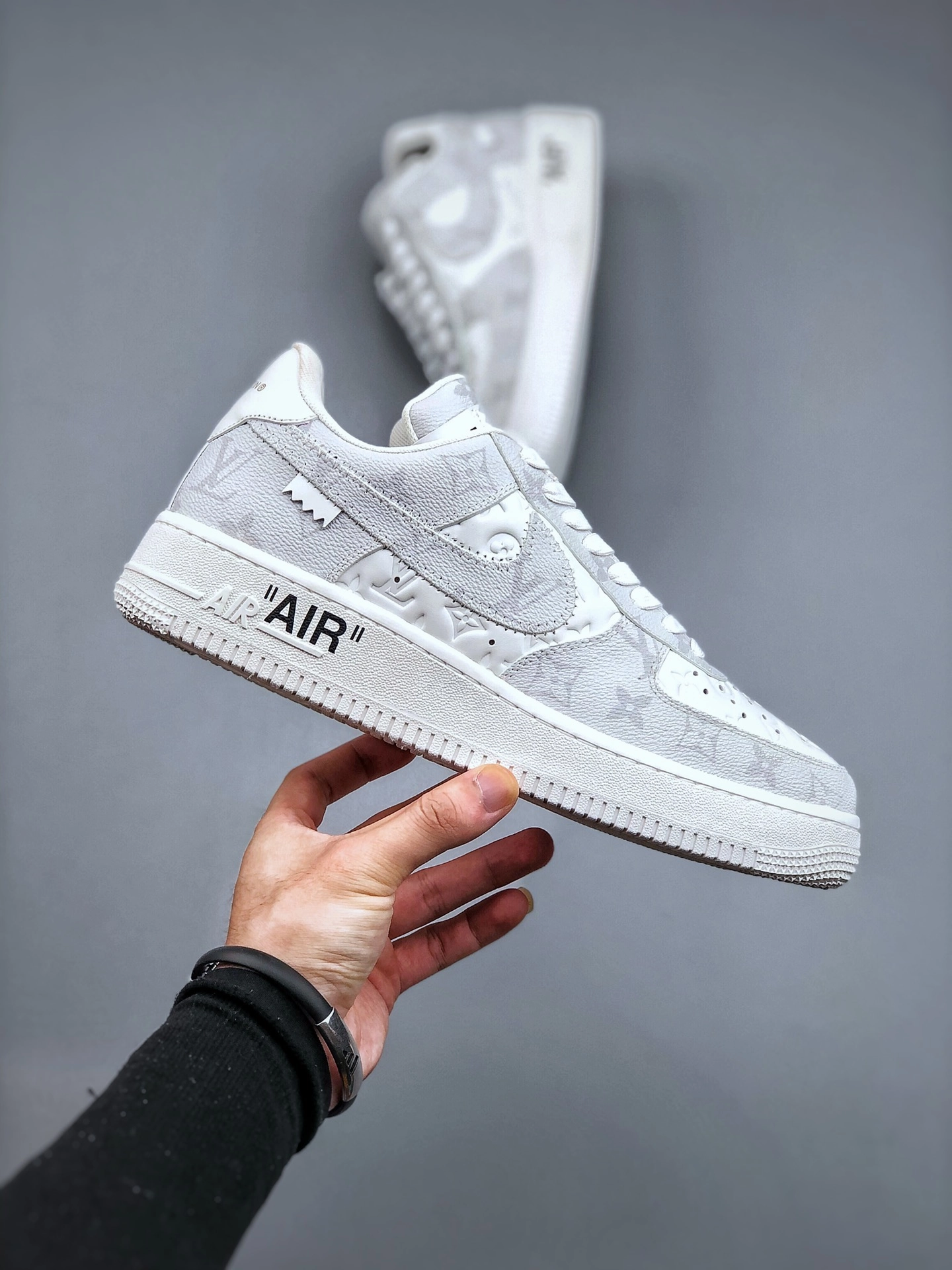 AF1 x OW by Virgil - Grey Customs Shock Absorption Technology