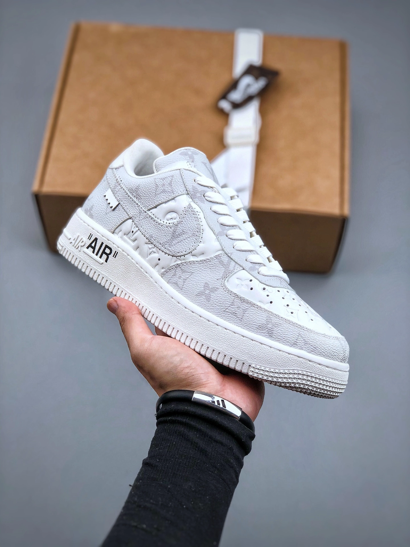 Basketball sneakers AF1 x OW by Virgil - Grey Customs
