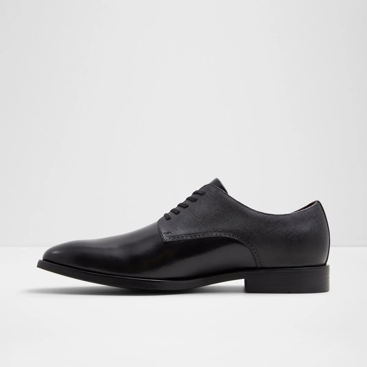 Amares Lace-Up Shoes