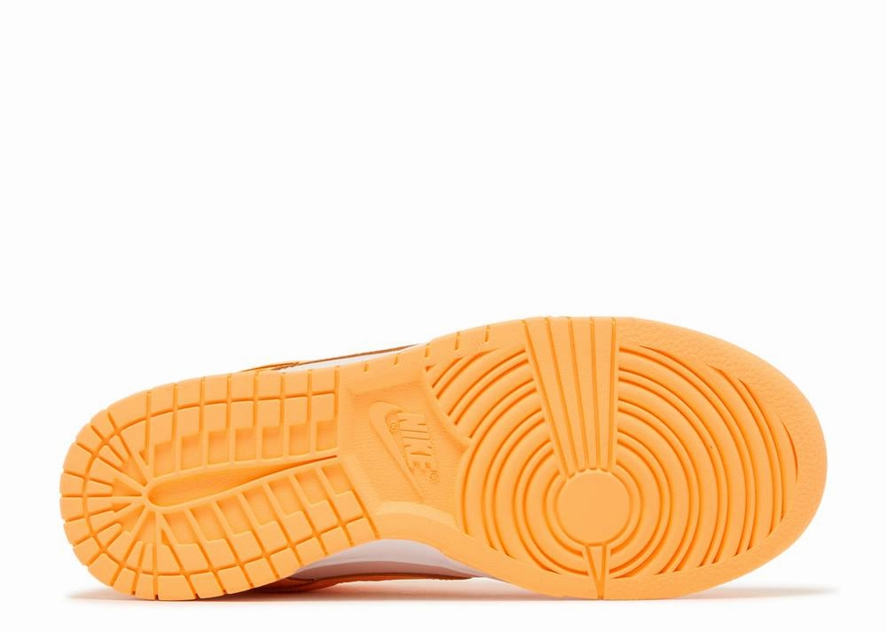 concrete - surface running shoes Nike Dunk Low Peach Cream (W)