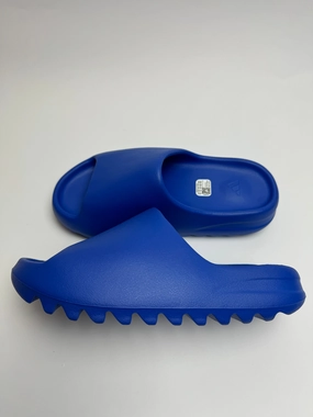 Party Go bike ride Yeezy Slide "Azure"