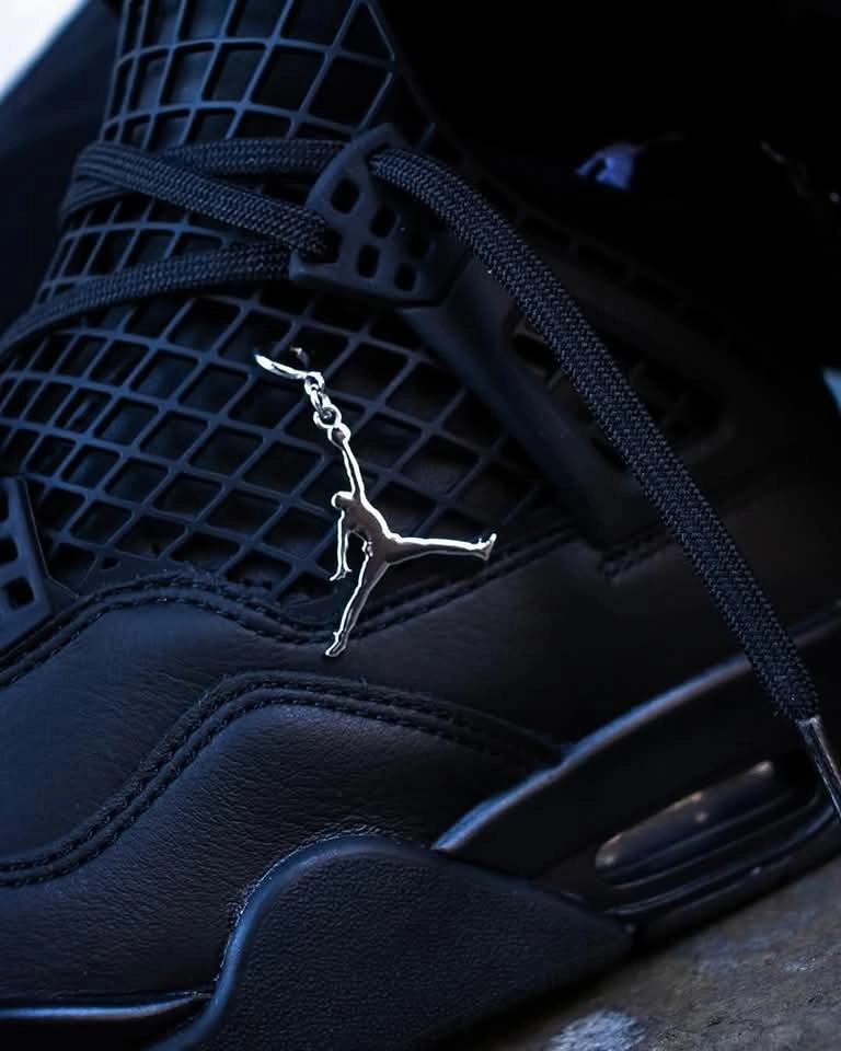 Jordan 4 RetroNet Black shoe length