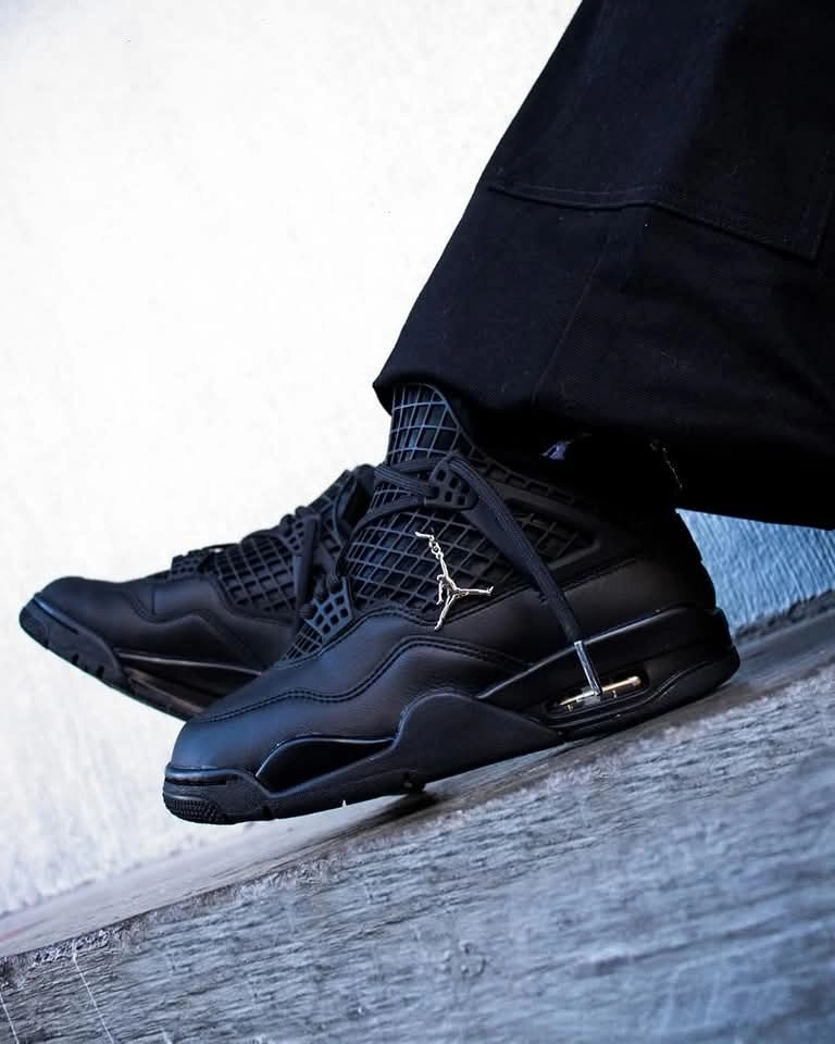 Jordan 4 RetroNet Black Road grip remarkable durability