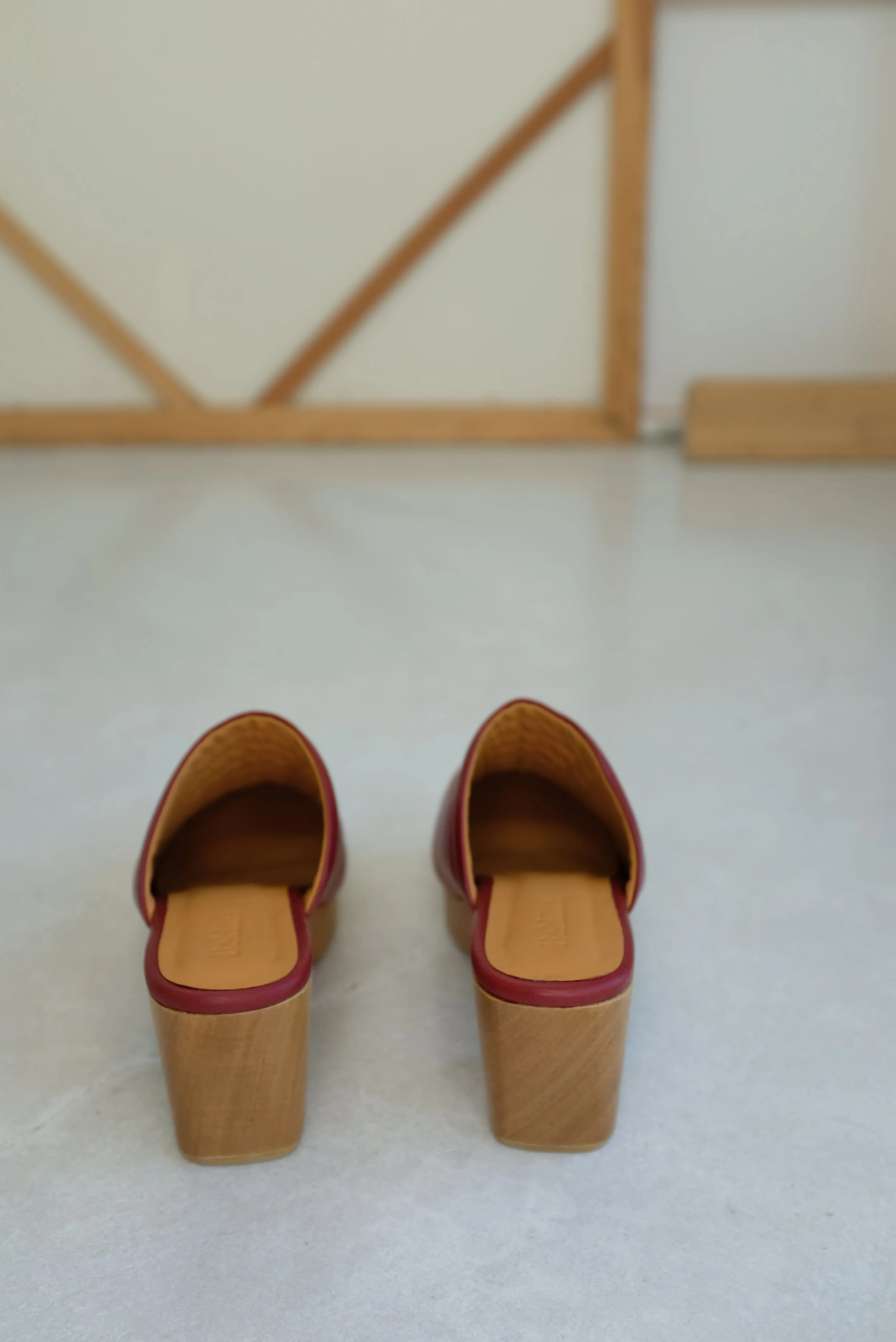 Beklina Ribbed Clog Blood