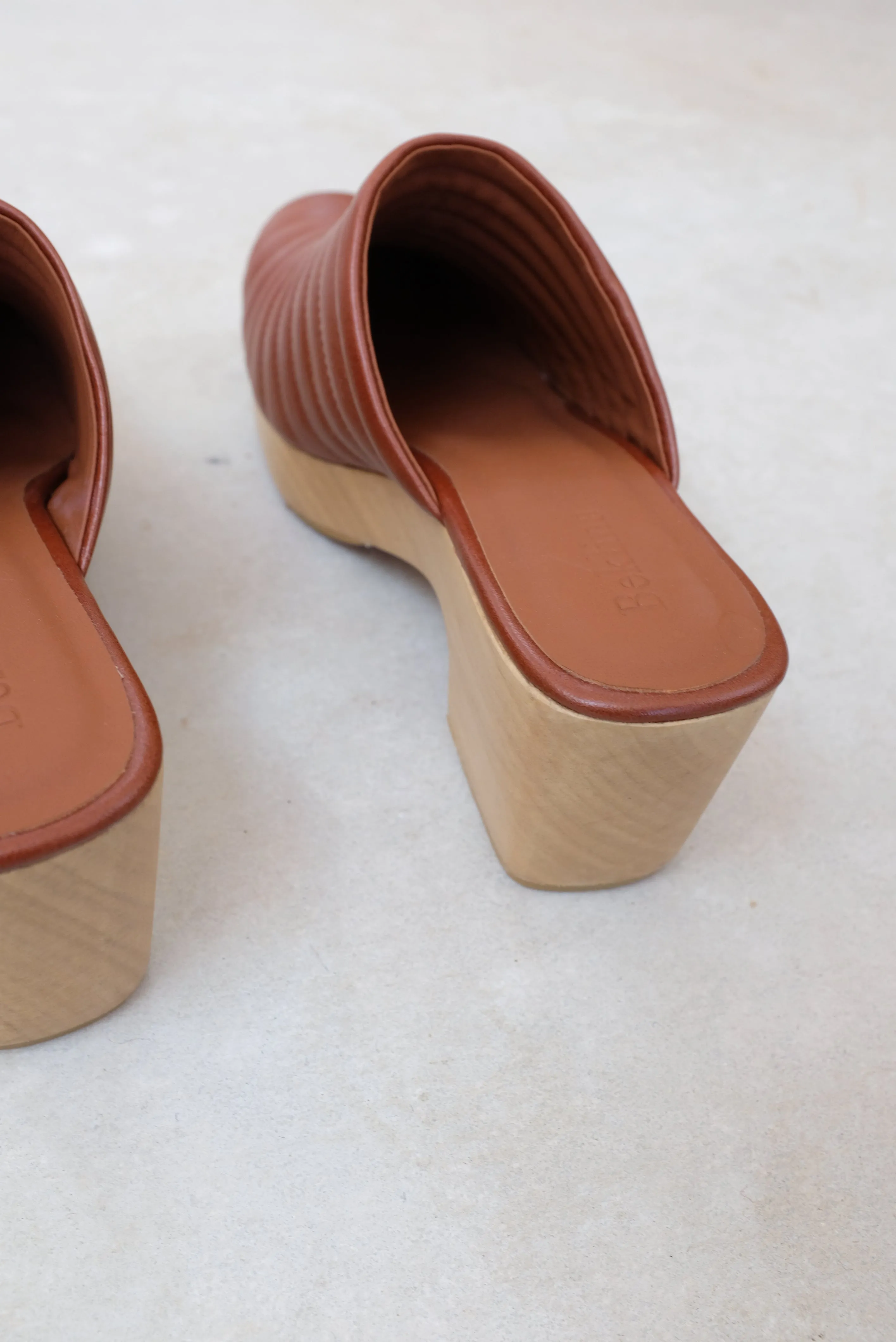 Beklina Ribbed Clog Wet Clay