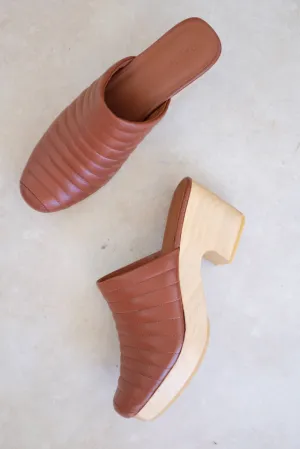 Beklina Ribbed Clog Wet Clay
