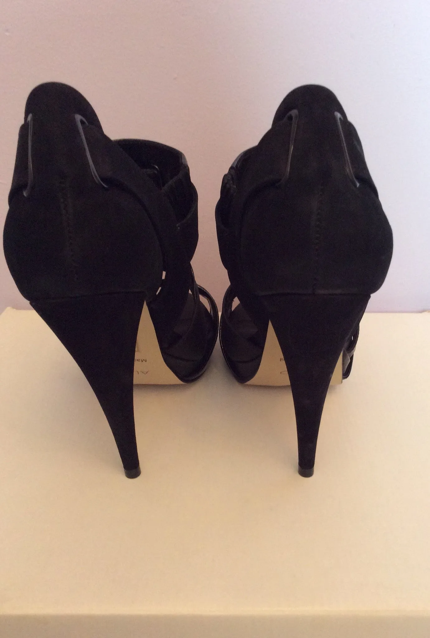 Brand New Aldo Black Suede & Patent Leather Peeptoe Heels Size 4/37