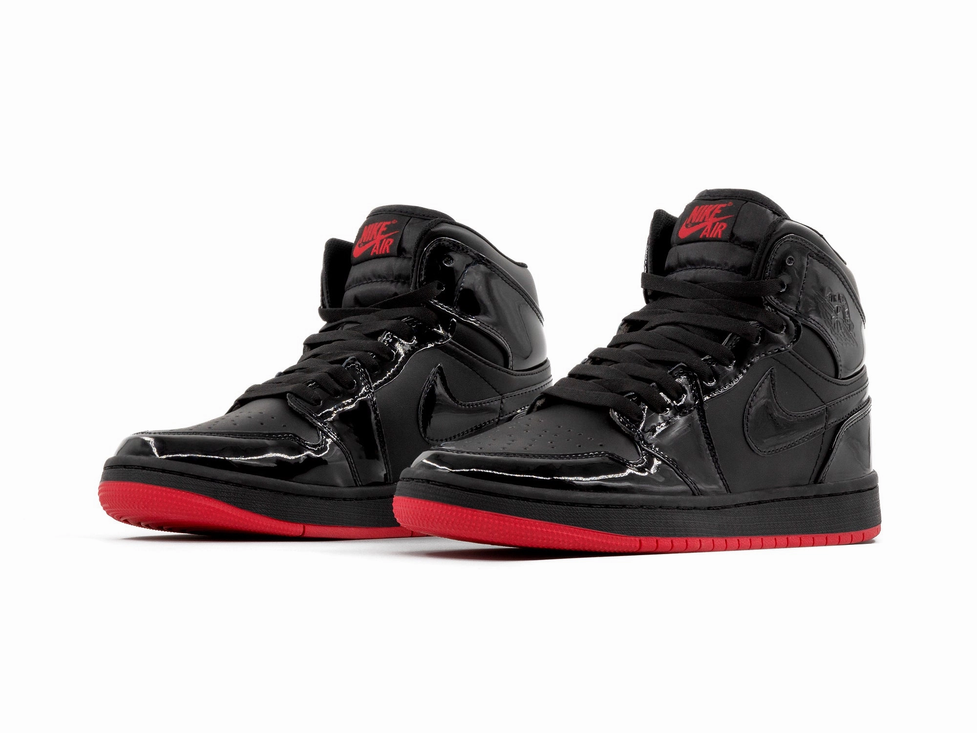 Cushioned Walk Neutral Frame Tenis Retro 1 Charol Negro Suela Rojo