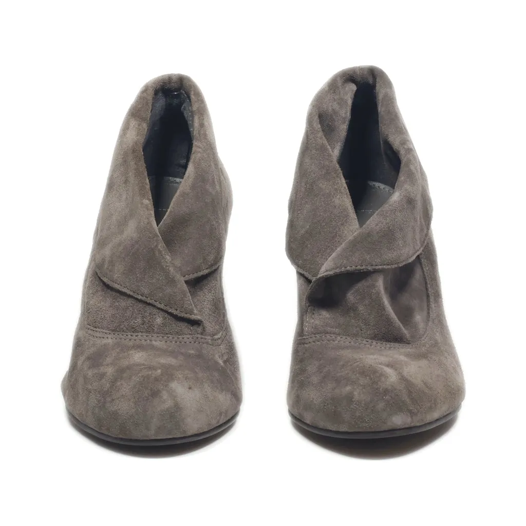 Carvela Kitten Heels Suede Grey Colour For Women