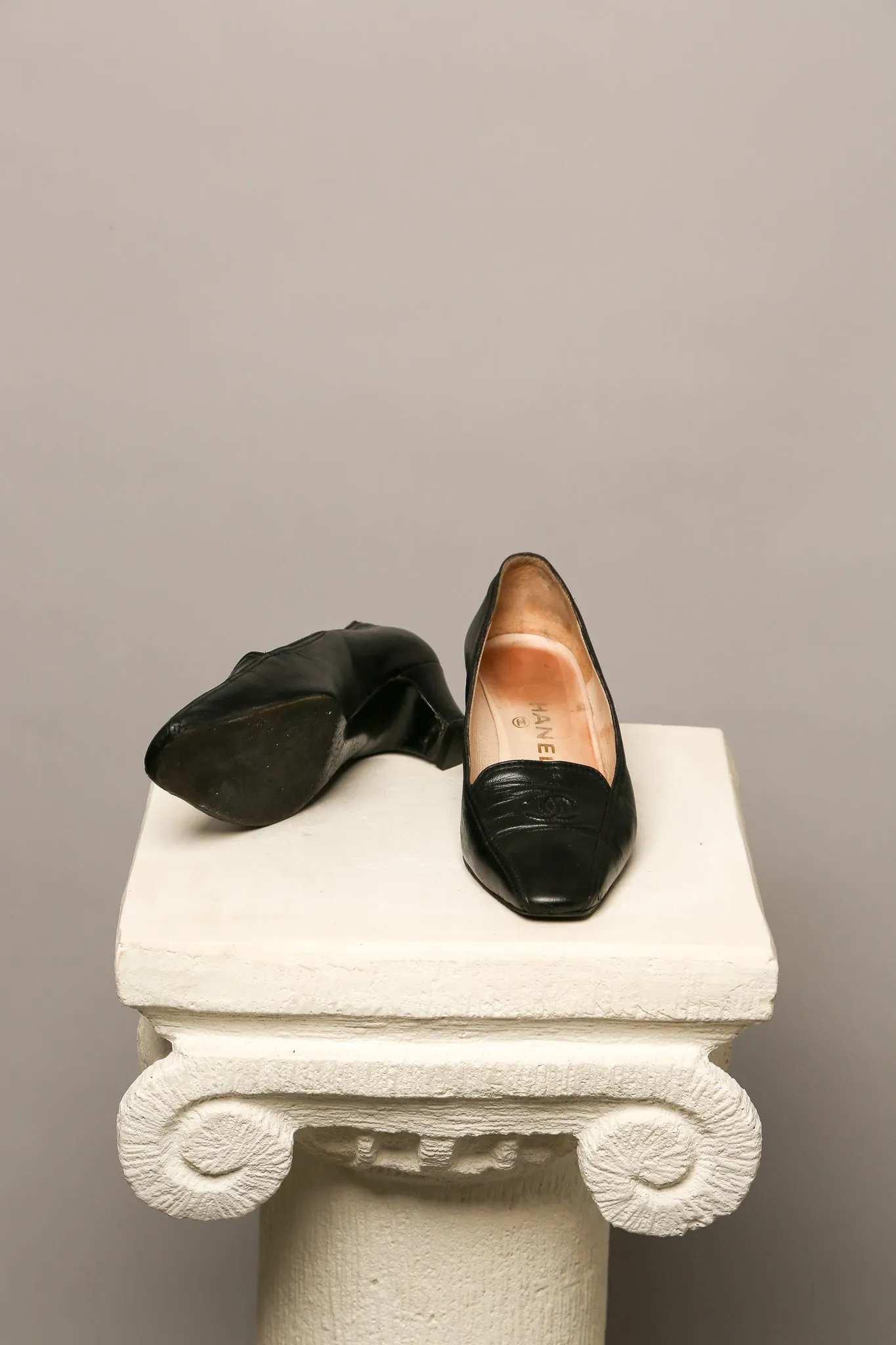 CHANEL Black Pumps