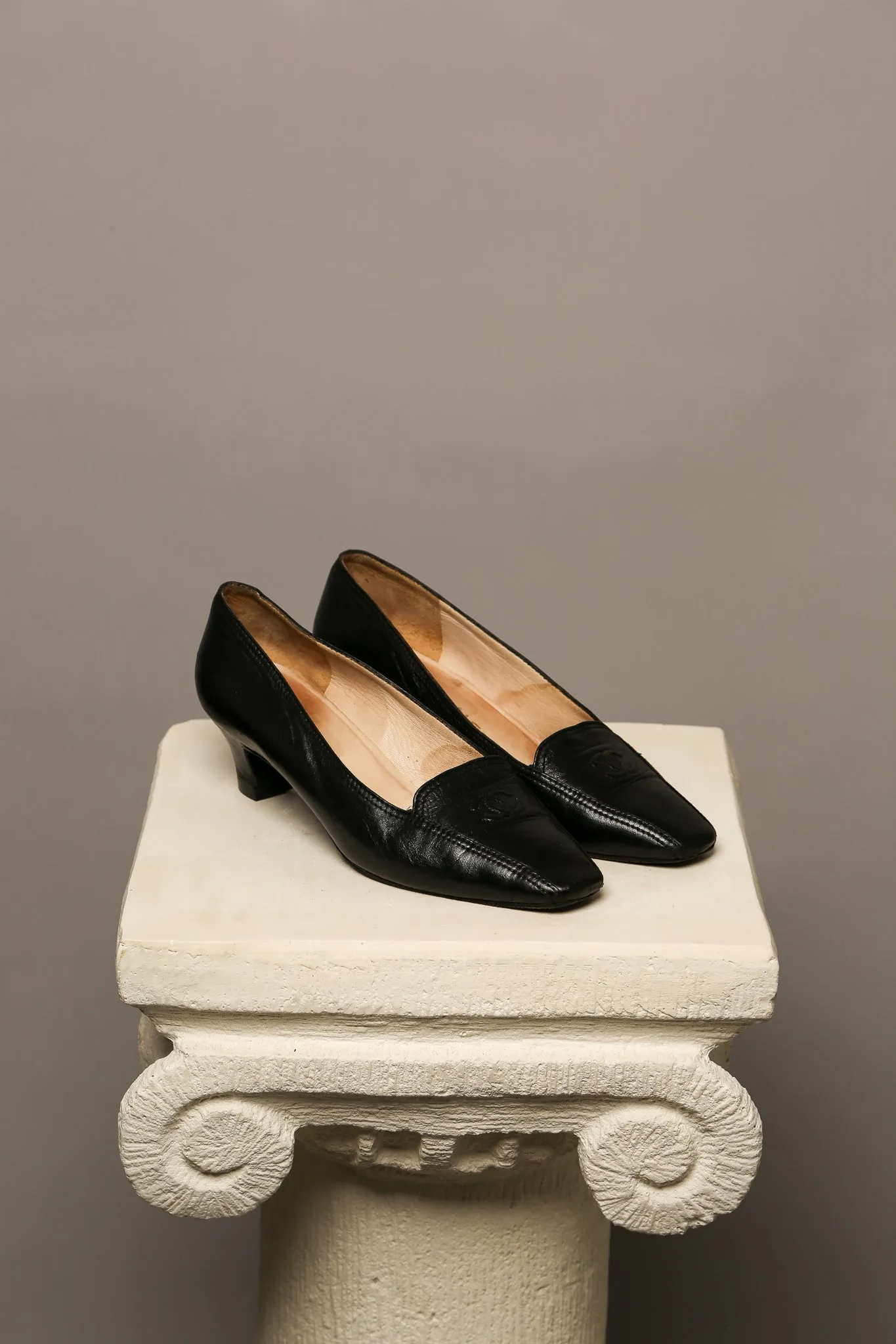CHANEL Black Pumps
