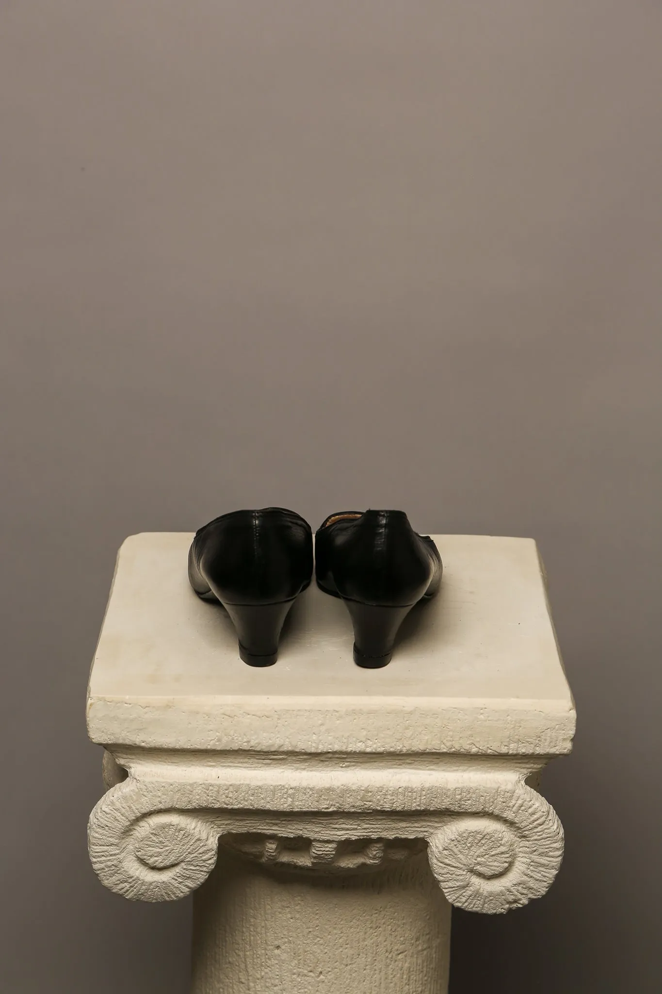 CHANEL Black Pumps