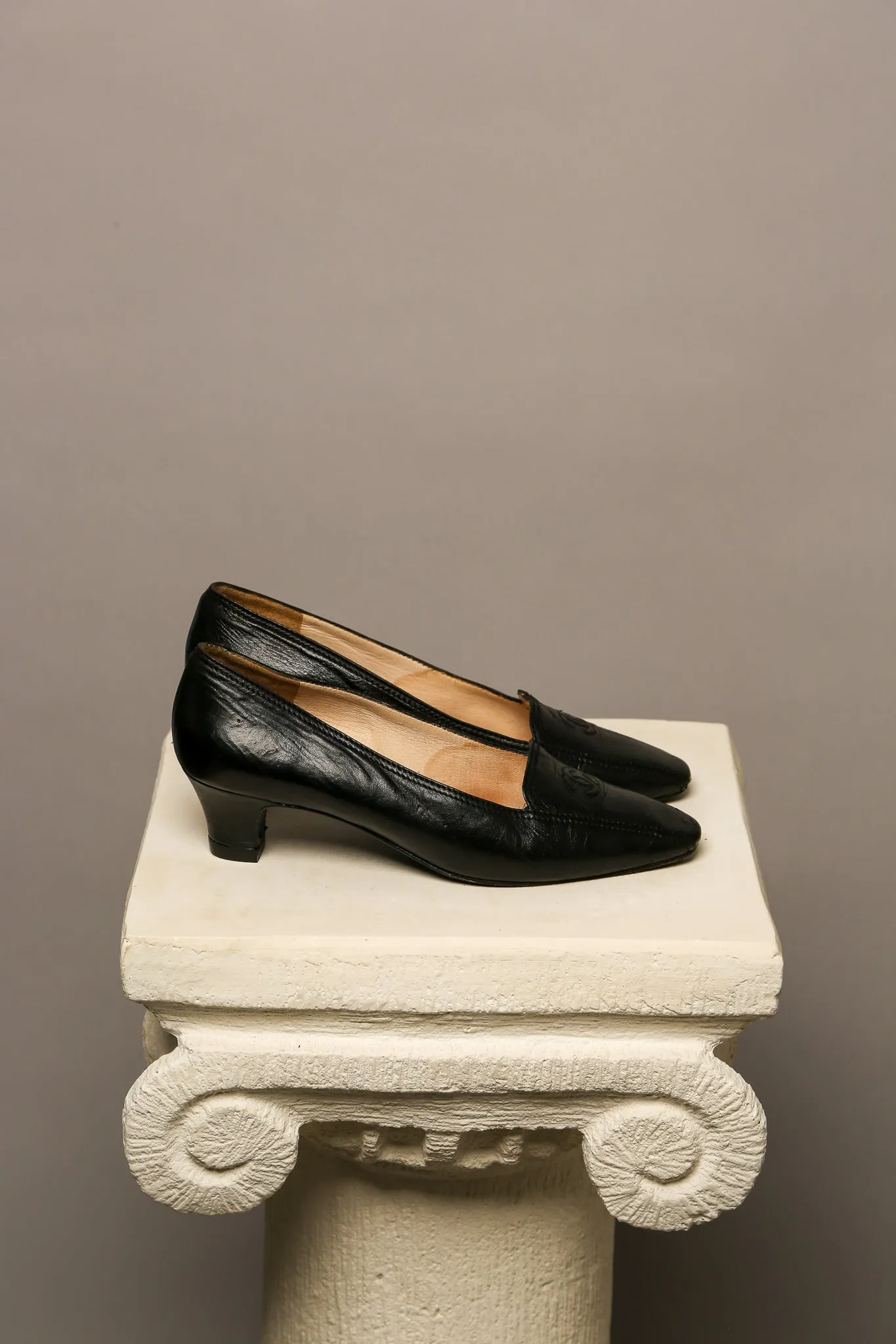 CHANEL Black Pumps