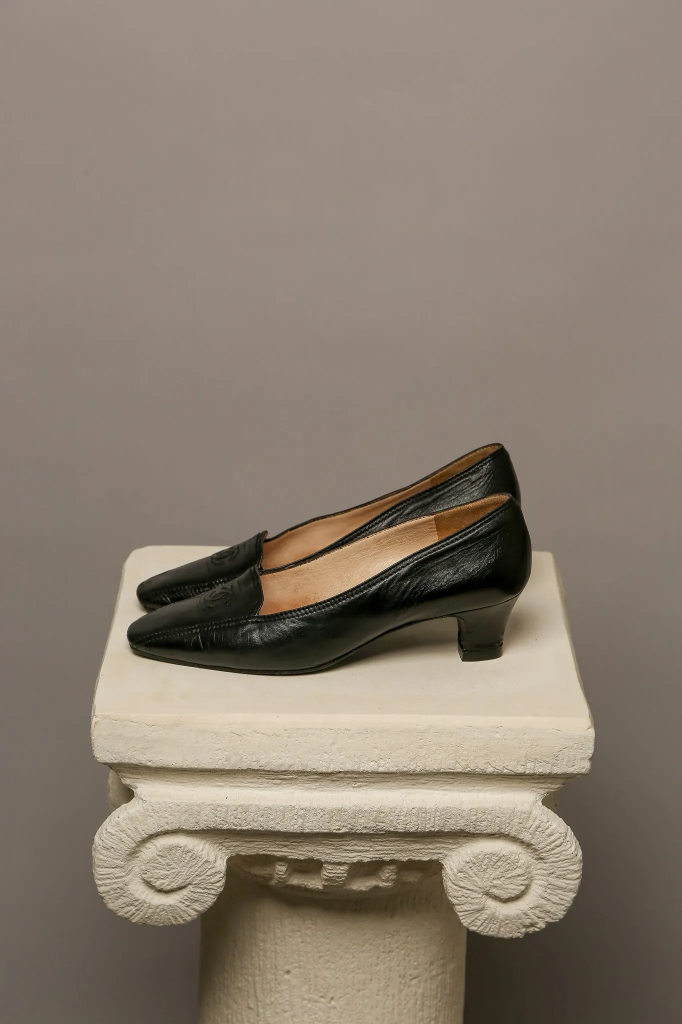 CHANEL Black Pumps