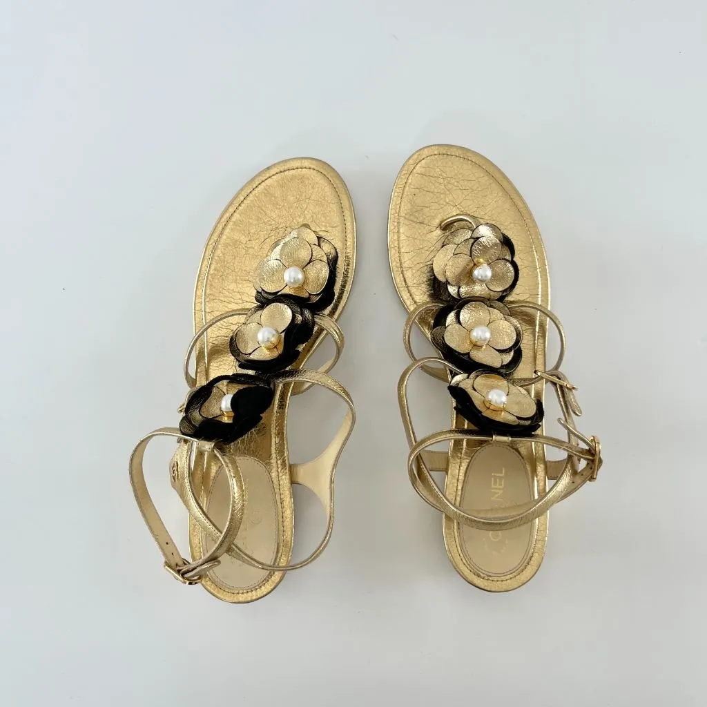 Chanel Gold Thong Floral Applique Sandalss, 39.5C