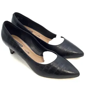 Clarks Women's Black Pointed Toe Kitten Pump Heels - Size 10W