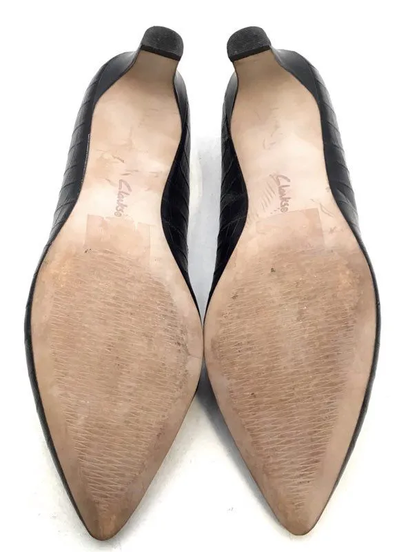 Clarks Women's Black Pointed Toe Kitten Pump Heels - Size 10W