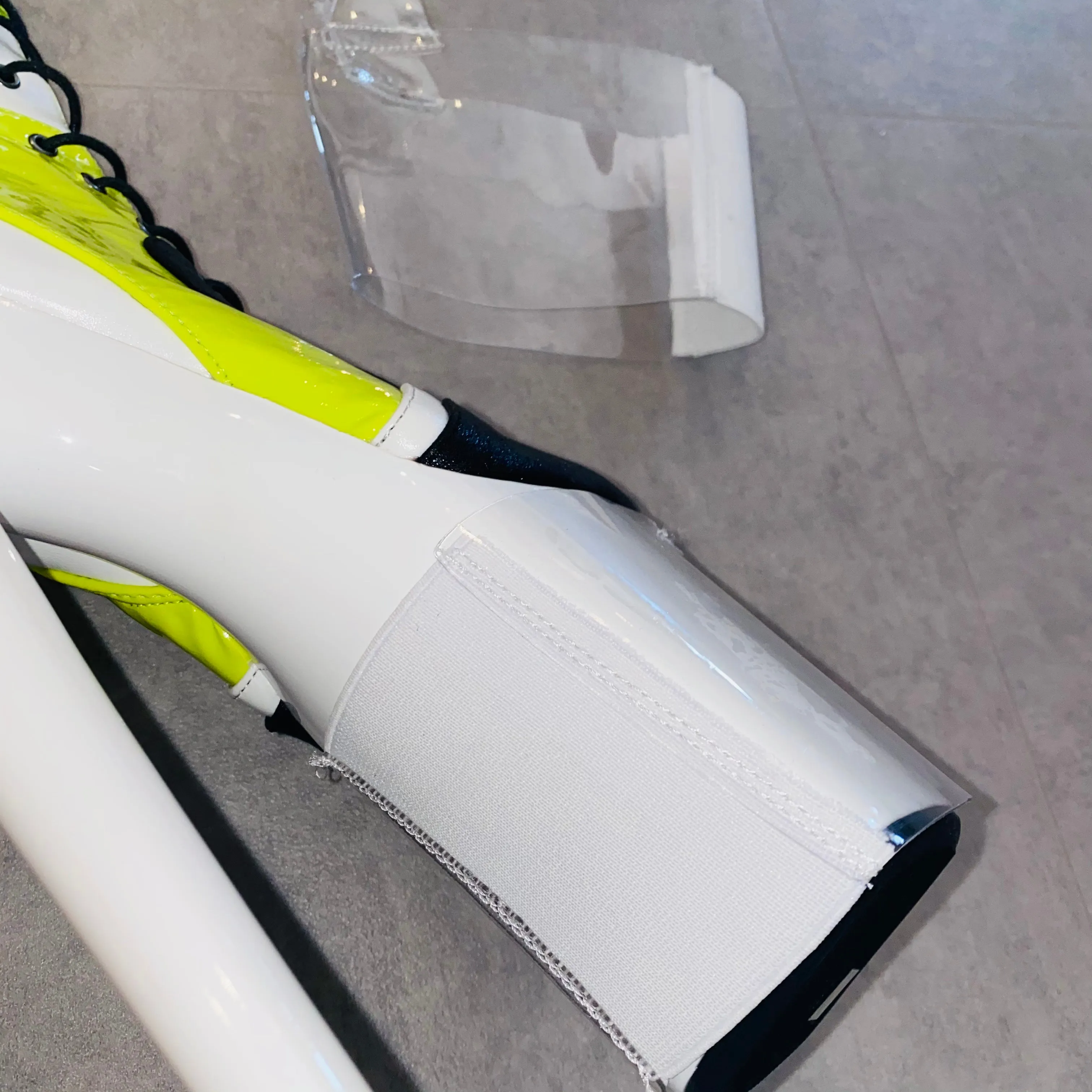 Classique Shoe Protector - Clear & White