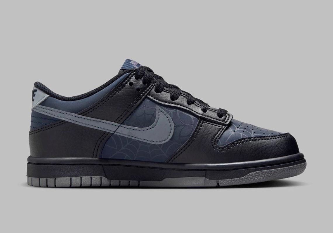 running for a way to stay centered Dunk Low  'Symbiote