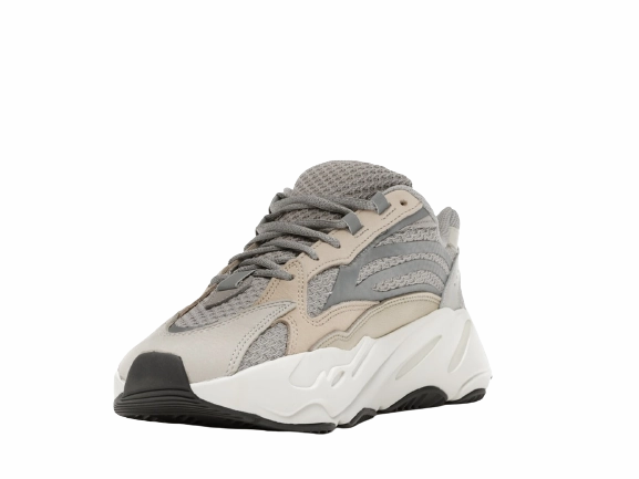 YZY 700 V2 Cream Busy Walk travel mode