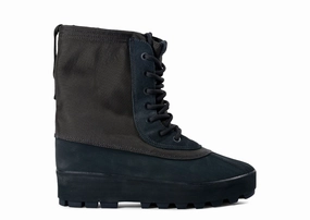 Yeezy 950 Boot "Pirate" (2015) night stroll