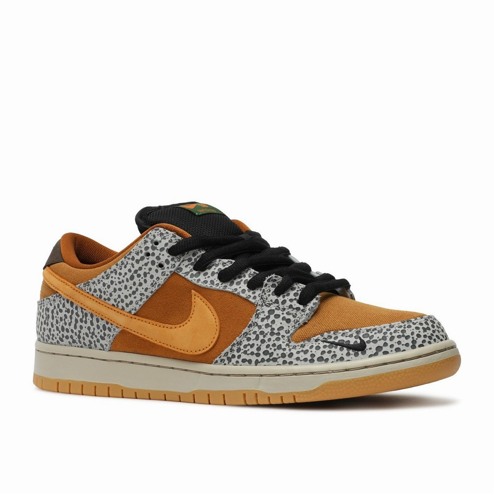 grassy track running shoes running accessory Atmos X Dunk SB Low Pro "Safari" (2020)