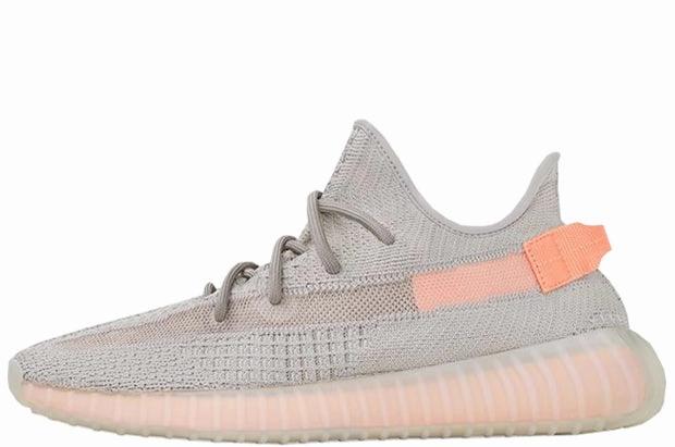 Minimalist Look evening walk Yeezy Boost 350 V2 'True Form'