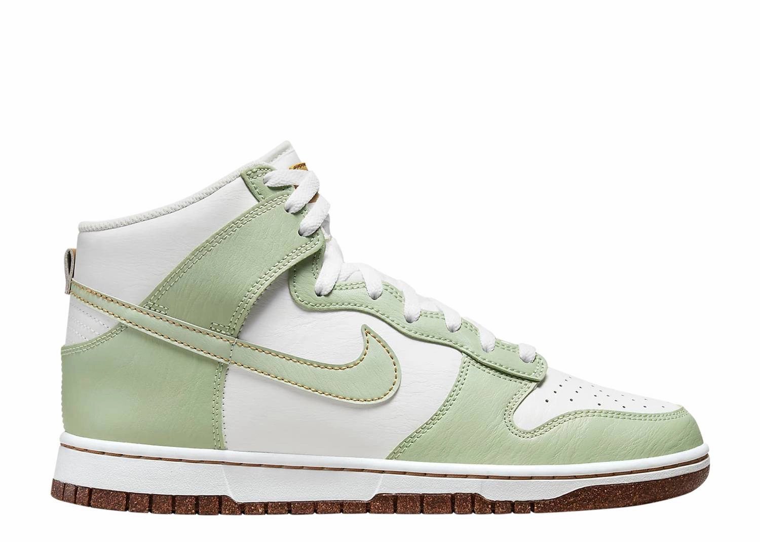 Nike Dunk High SE "Inspected By Swoosh" (Myrtle Beach Location) heavy - use Humid Weather Running