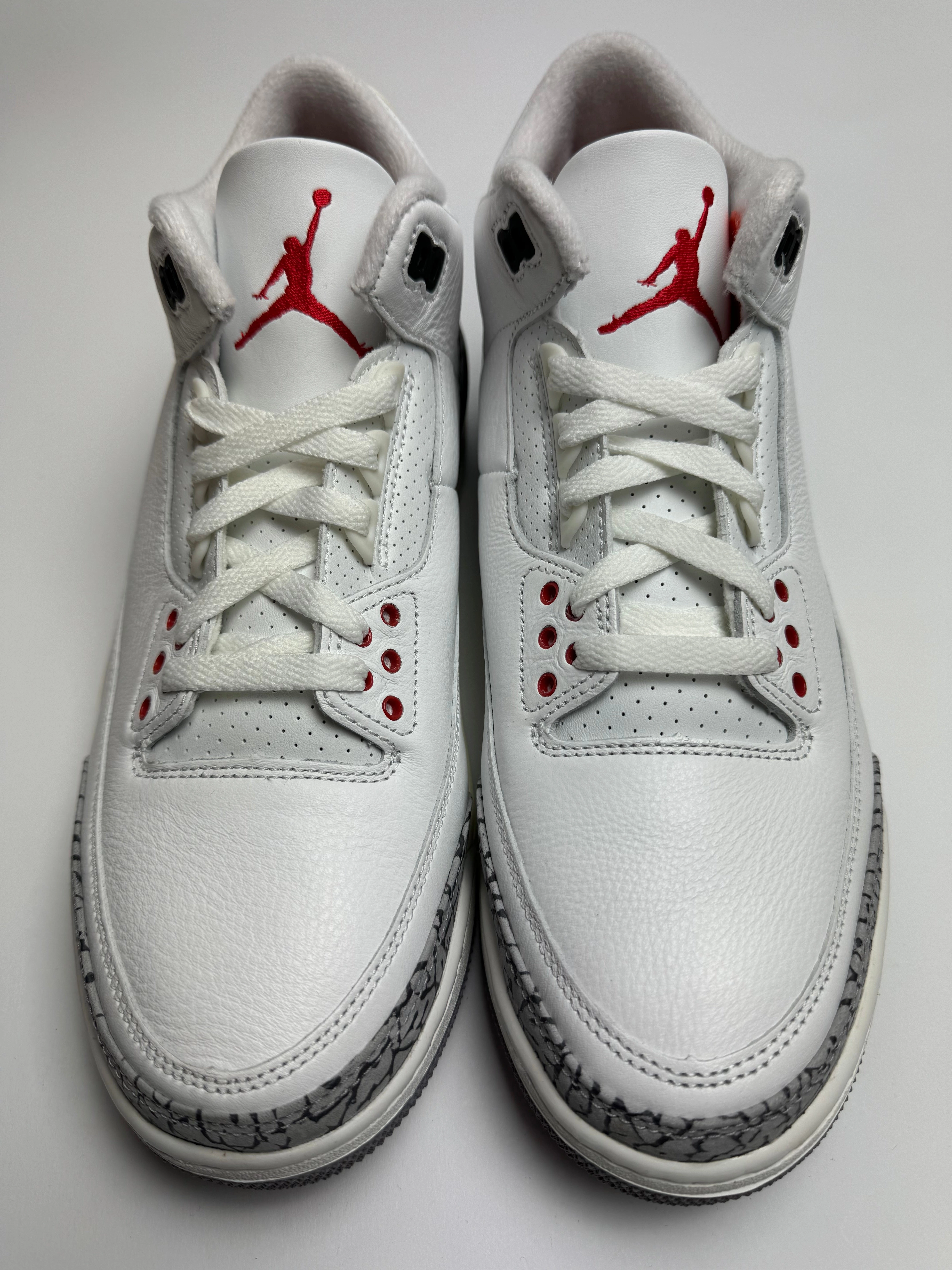 Air Jordan 3 Retro "White Cement Reimagined" fitness challenge shoe aim indoor running shoe features