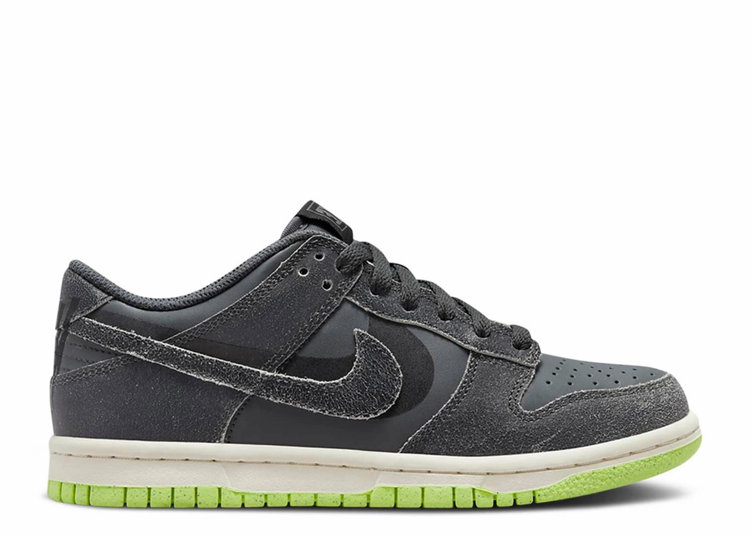 classic - inspired shoes Nike Dunk Low SE GS "Halloween Cauldron" (Myrtle Beach Location)