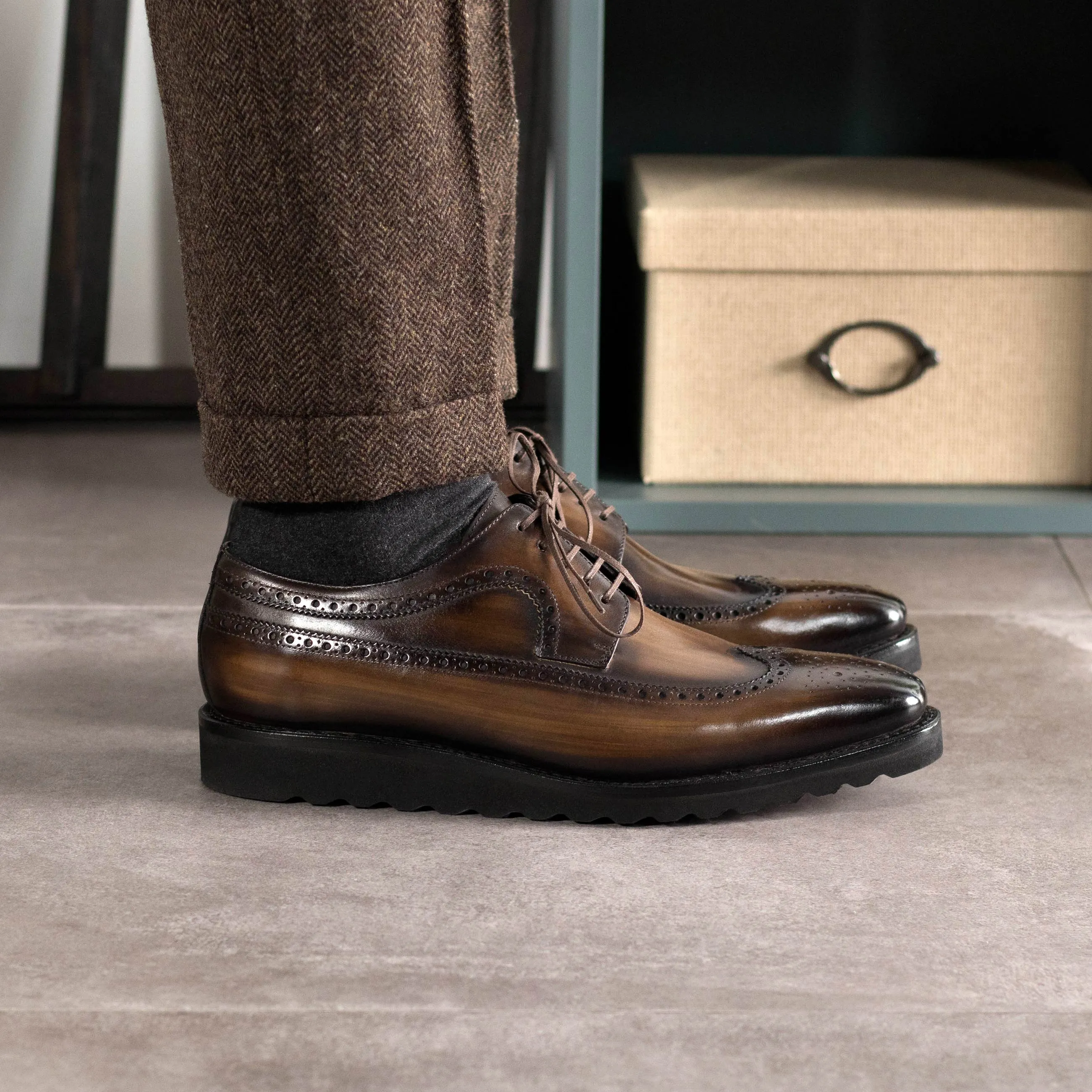 DapperFam Zephyr in Brown Men's Hand-Painted Patina Longwing Blucher