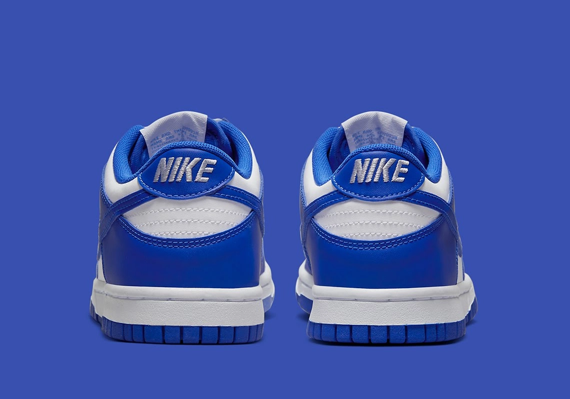 running hat Nike Dunk Low White Racer Blue.