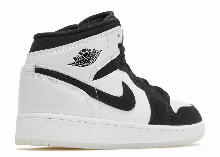 Step Assist Outdoor Flexibility Jordan 1 Mid Diamond Shorts (GS)