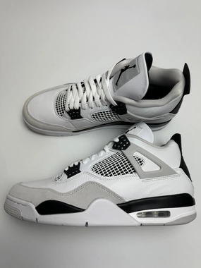Air Jordan 4 "Military Black" competitive running shoes