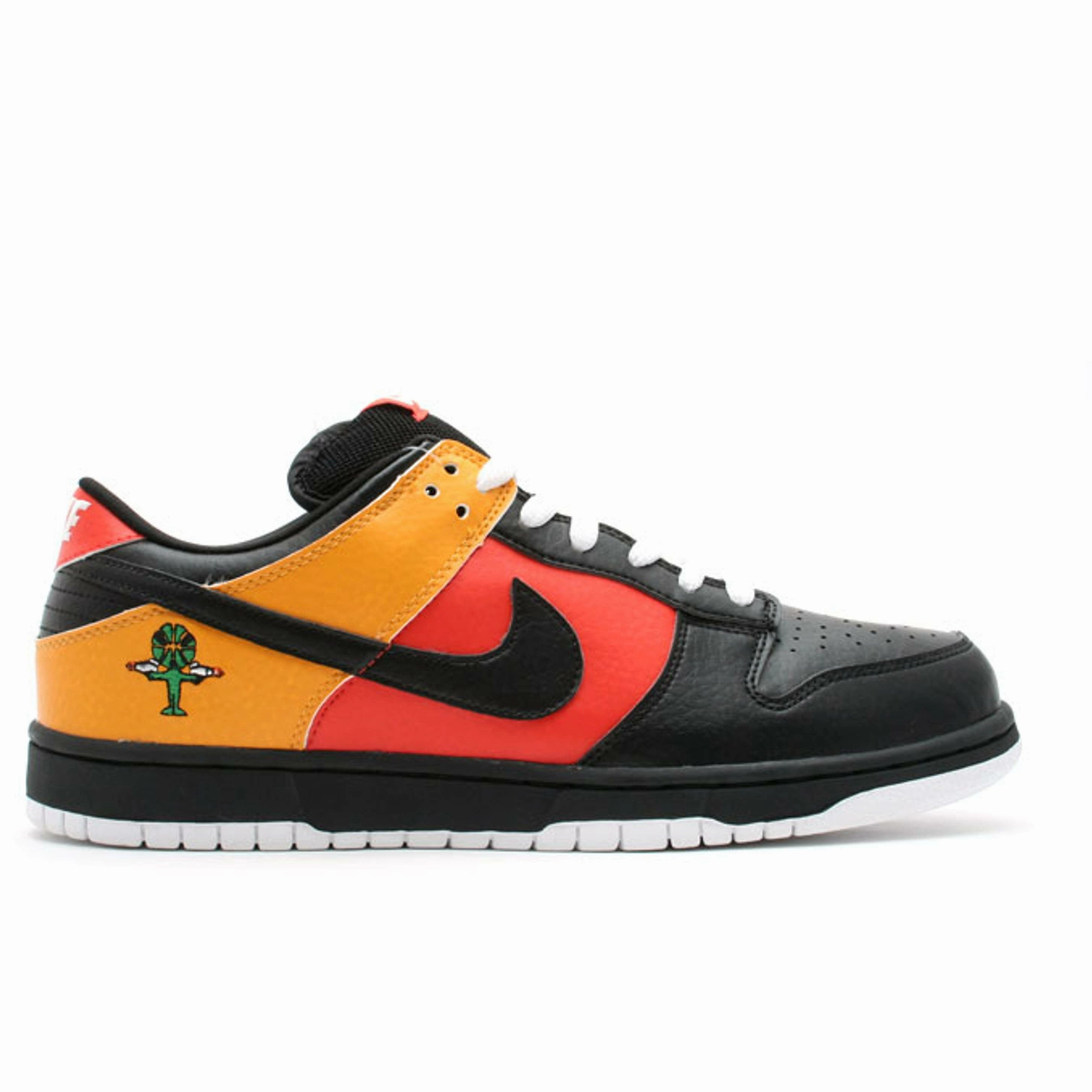 Dunk SB Low Pro "Raygun" volleyball shoes running in a school run shoes
