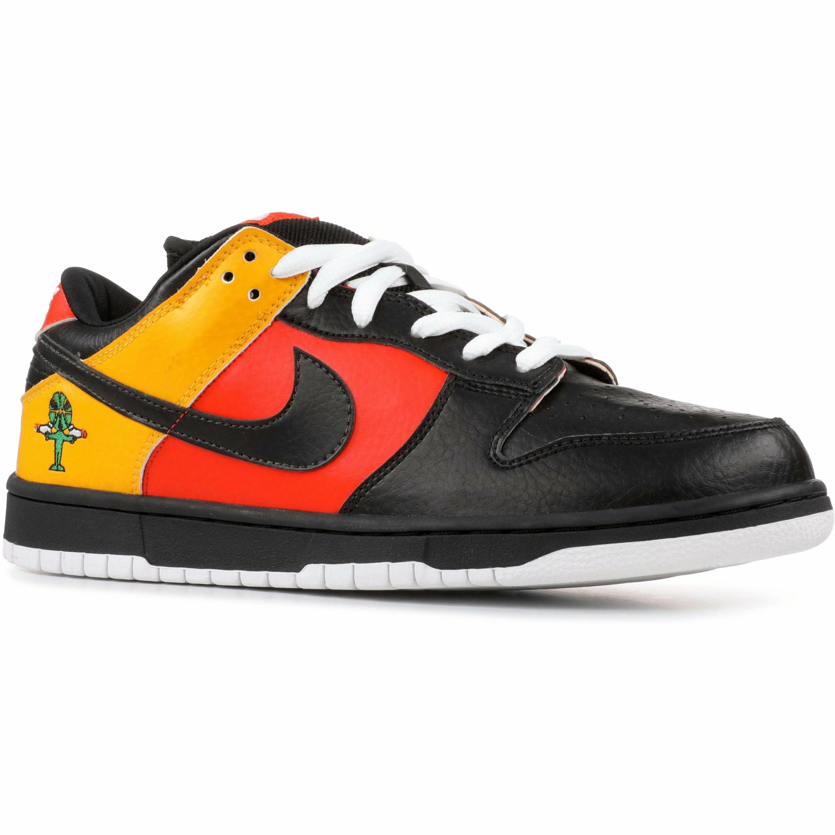running in school races shoes Sweat Control Dunk SB Low Pro "Raygun"