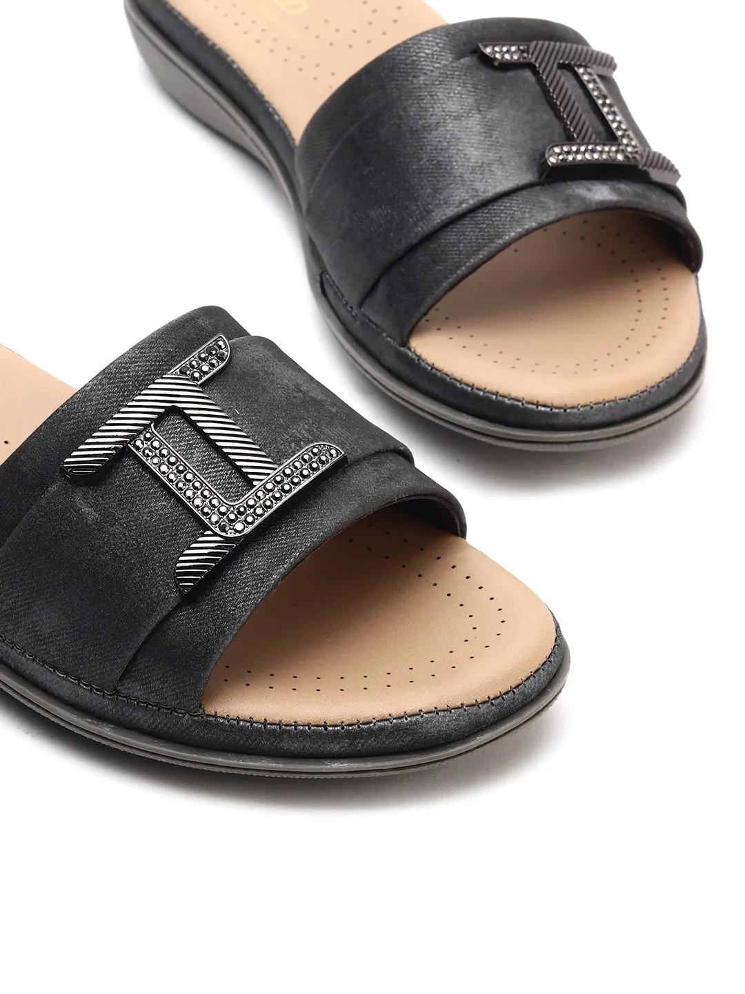 Effortless Casual Style Muse Flat Slip-Ons