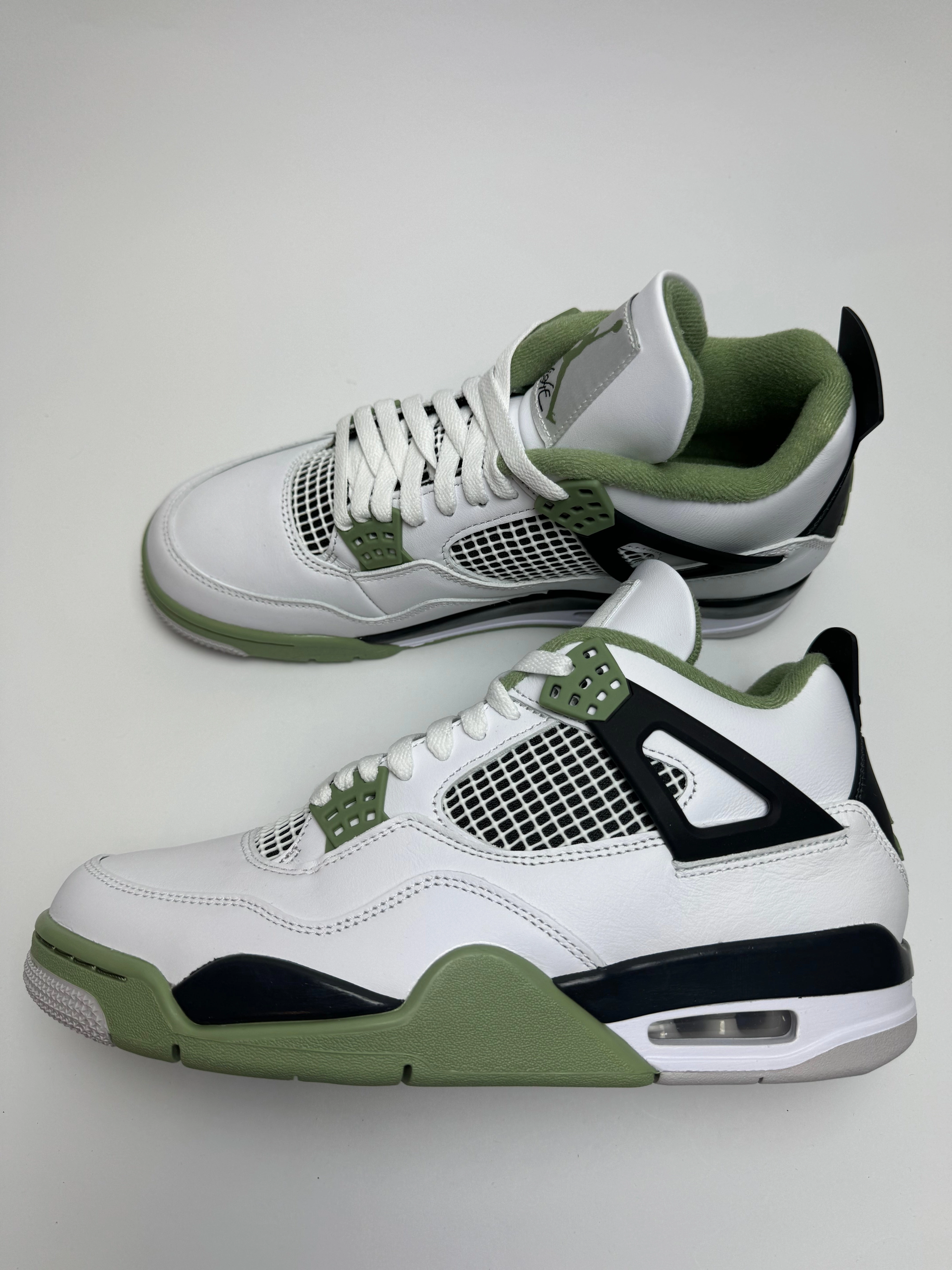 running shoes for competitive male runners Air Jordan 4 "Seafoam"