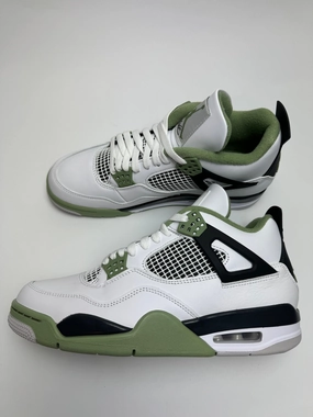 running shoes for competitive male runners Air Jordan 4 "Seafoam"