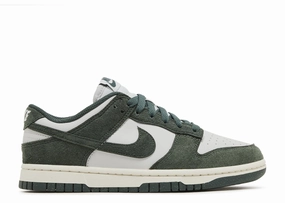 Wmns Nike Dunk Low Next Nature "Vintage Green" (Wilmington Location) running in dusty tracks shoes
