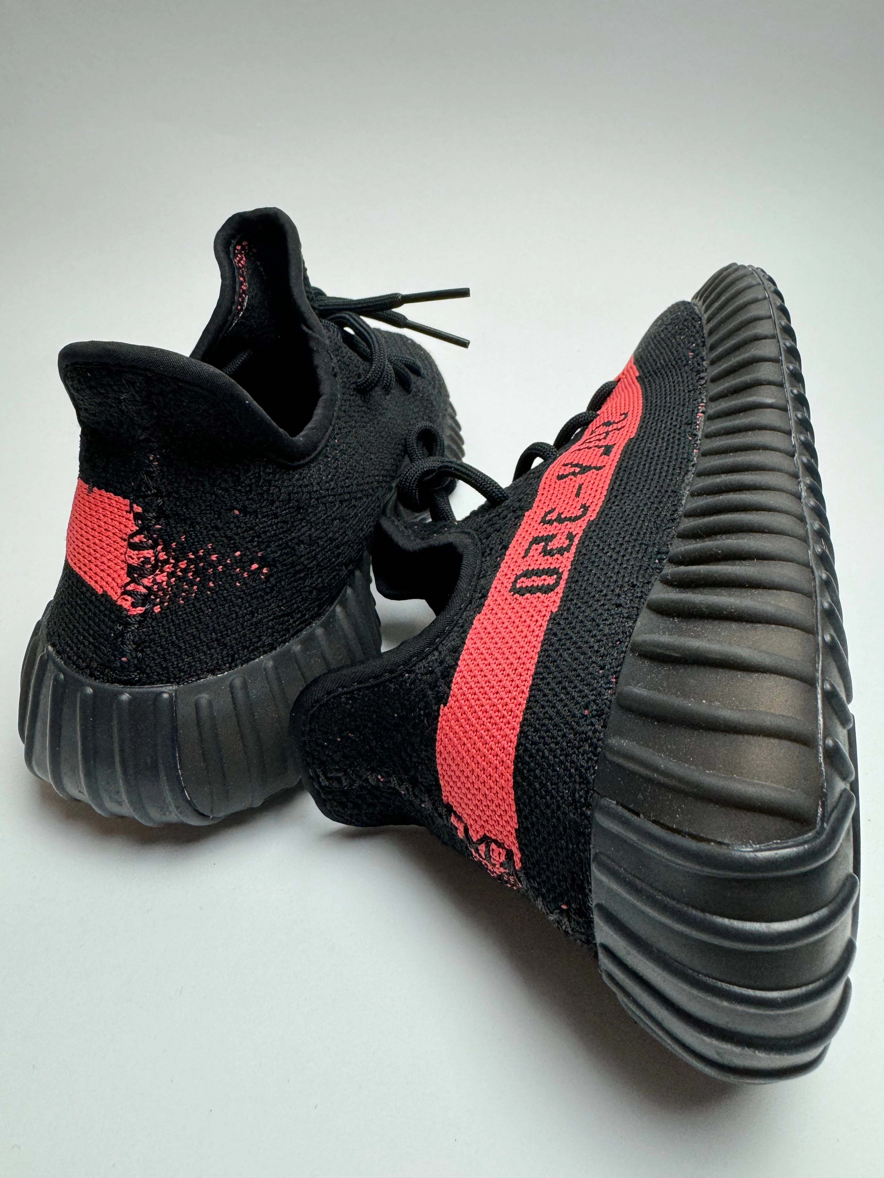 Grab Easy Coast Jog Yeezy Boost 350 V2 "Core Red"