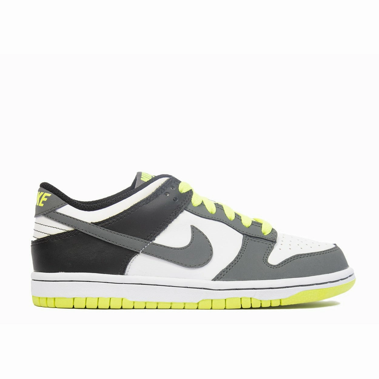 Dunk Low "Neon" (GS / Juniors) (2010) Lace Up Design running in different terrains