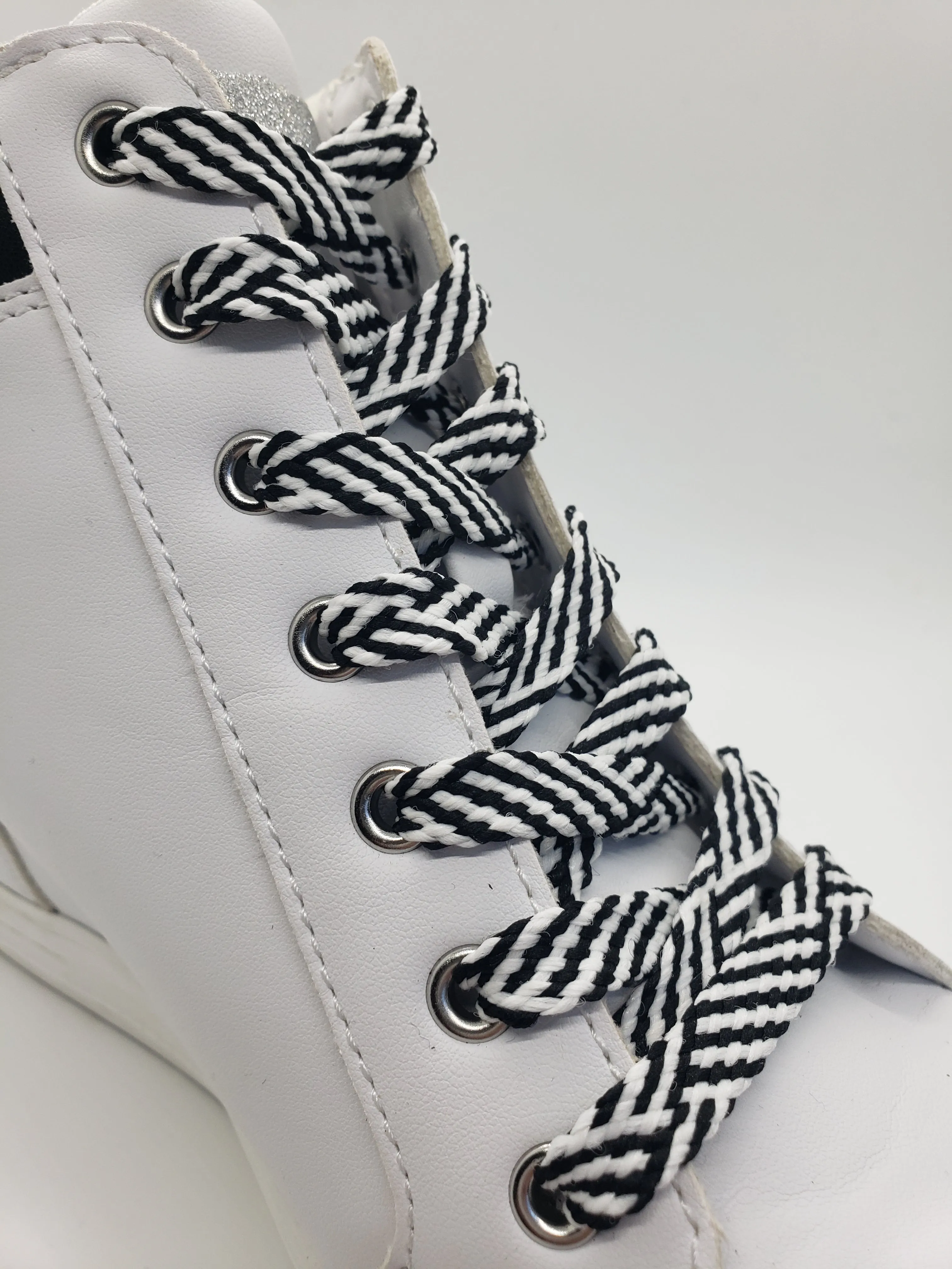 Flat Herringbone Shoelaces - Black and White