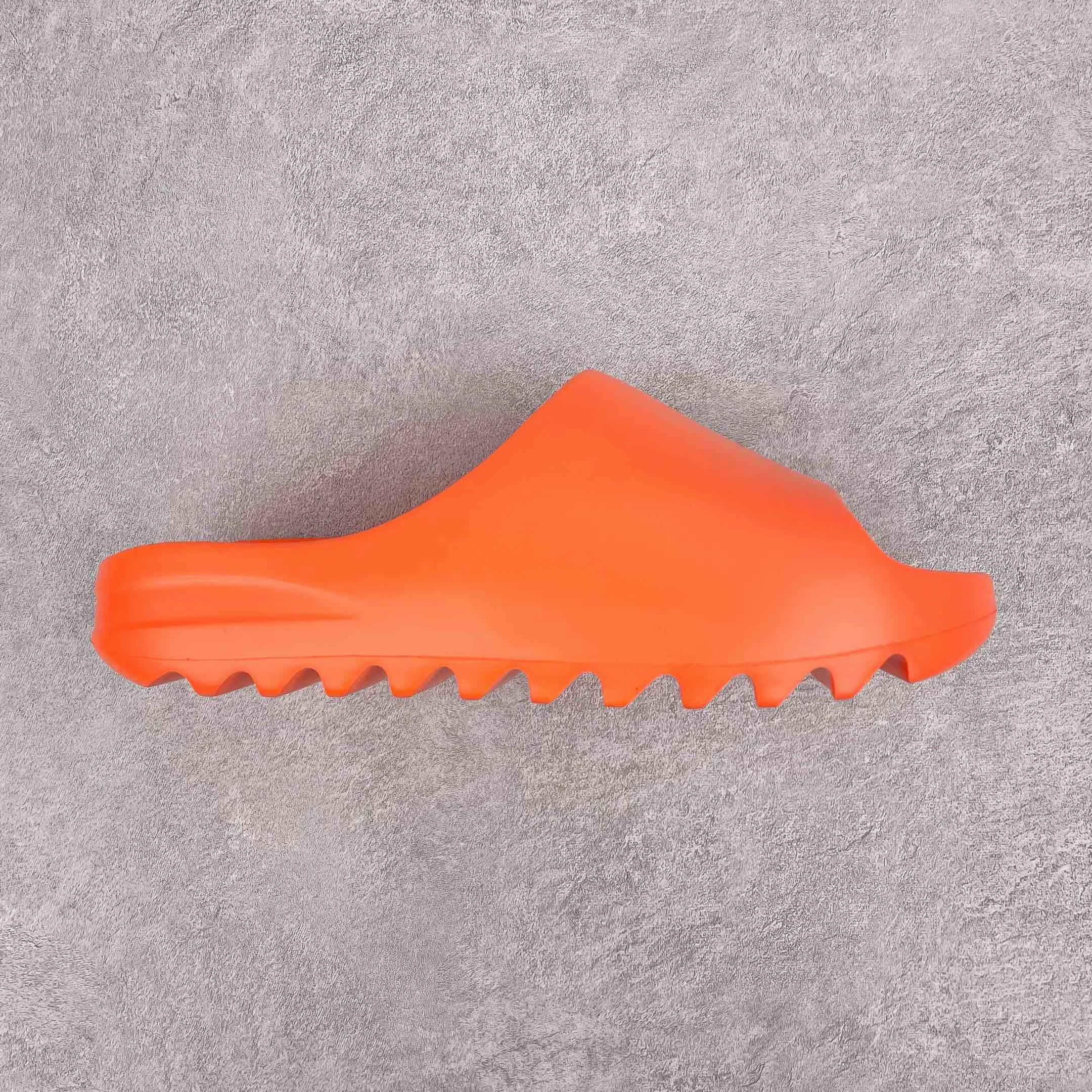 FlexibleOutsole YZY Slide Enfora Orange